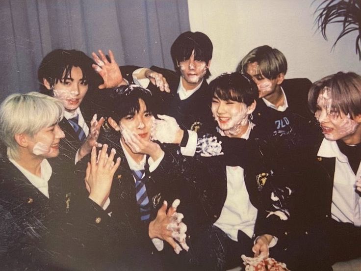 o_heeseung's tweet photo. day 4, drop the tags. https://t.co/GxvEXVt0YN