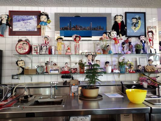 ClandestineFreedom tweet media