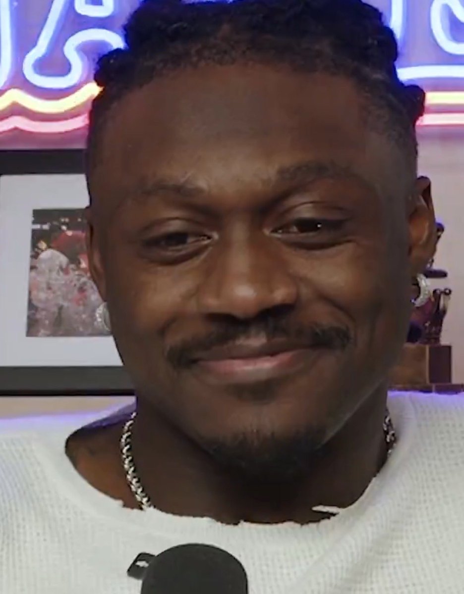 MayeIsKing tweet media