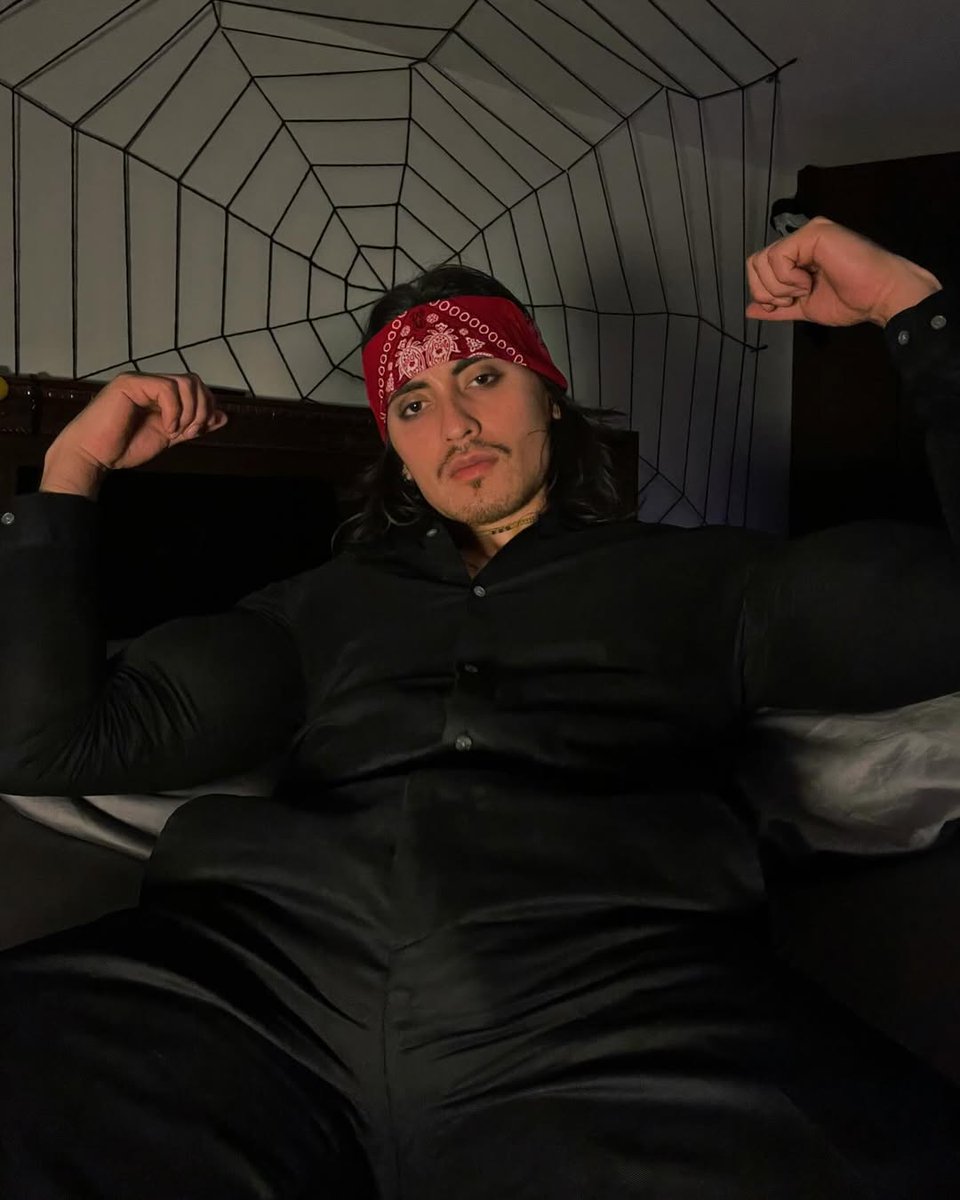 𝒔𝒌𝒂𝒓. tweet media