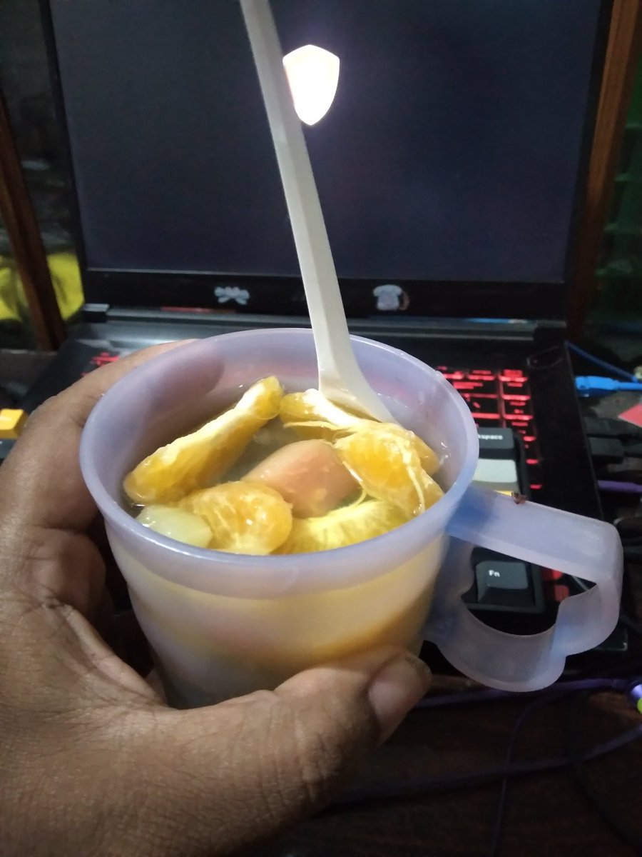 Dapat wa dari seseorang katanya disuruh jaga mam nya. Baiklah malam² makan buah saja
