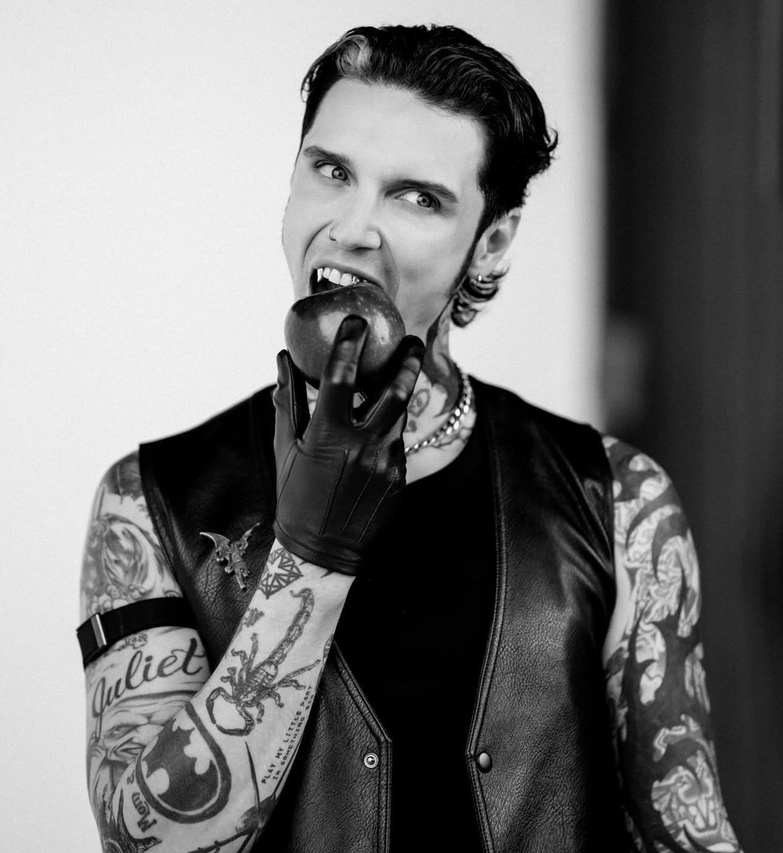 Mrs. Alexis Hamilton-Windsor tweet media