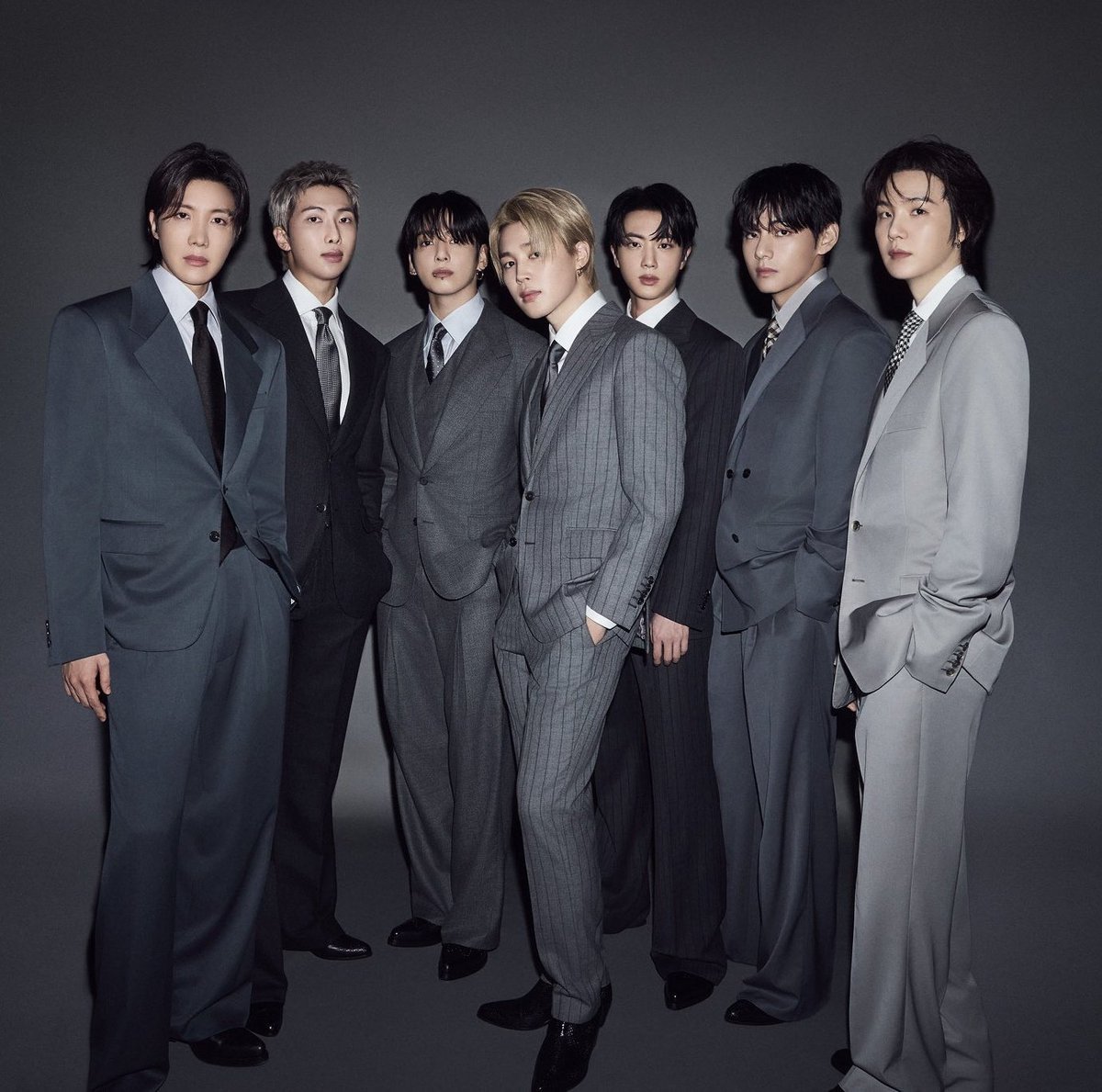 Team7Paradise's tweet photo. 📰- #BTS estara en "The tonight show starring" con Jimmy Fallon

⏰ Horarios: 

Miércoles 25 y jueves 26 de marzo
09:35PM🇸🇻🇳🇮🇬🇹🇨🇷🇧🇿🇭🇳🇲🇽
10:35PM🇵🇦🇪🇨🇵🇪🇨🇴
11:35PM🇩🇴🇧🇴🇵🇷🇻🇪🇨🇺

Jueves 26 y viernes 27 de marzo
12:35AM🇺🇾🇦🇷🇧🇷🇵🇾🇨🇱
04:35AM🇪🇸🇮🇹

BTS ON TONIGHT SHOW
#BTSOnFallon https://t.co/wBeXZ5D4lm