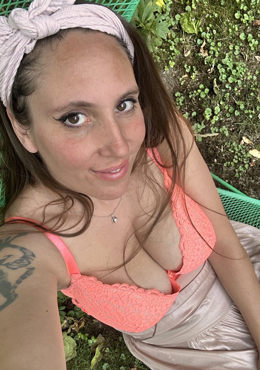 If you're NOT a bot, please say hi.  I'll follow back immediately. ❤️