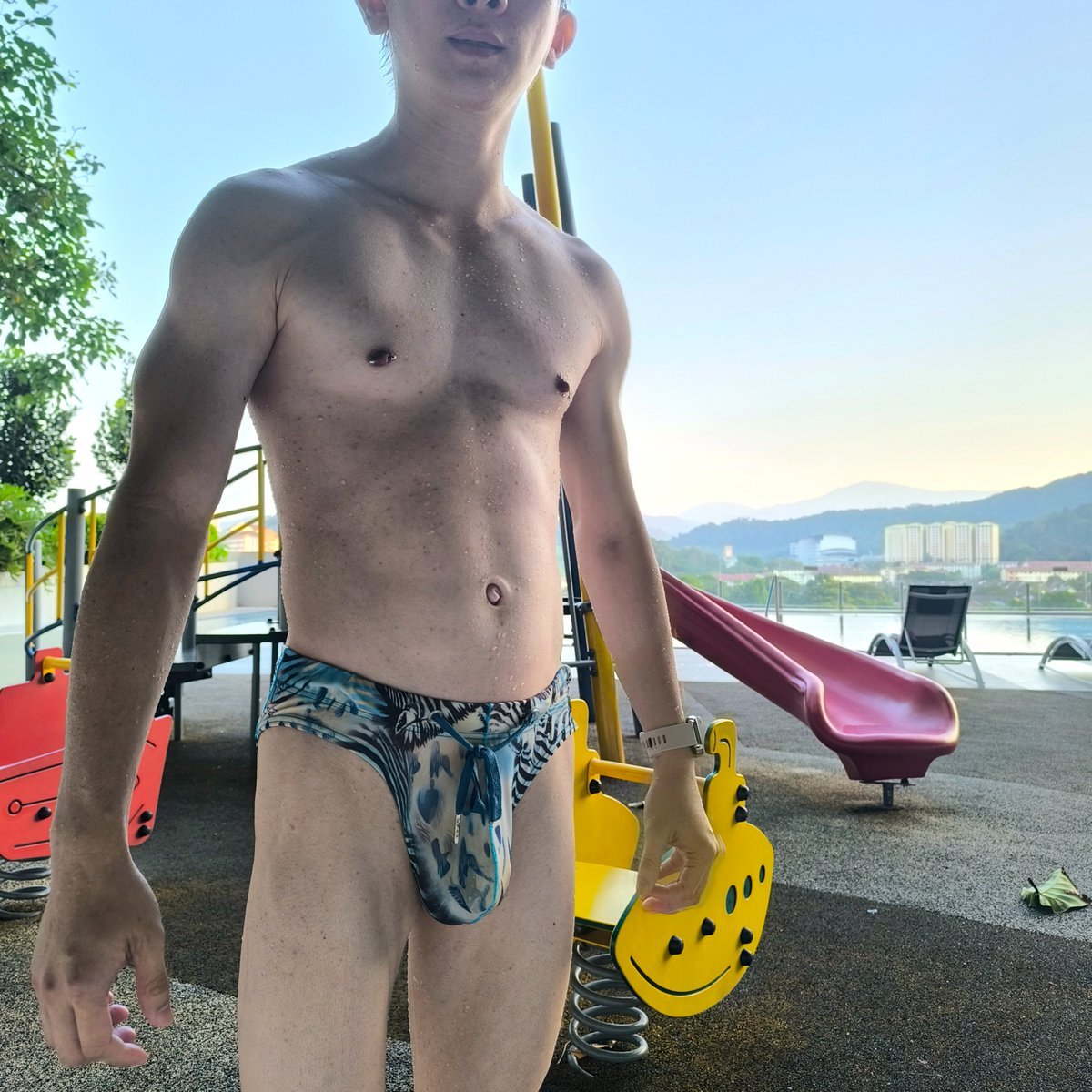 Locked Slave Sub tweet media