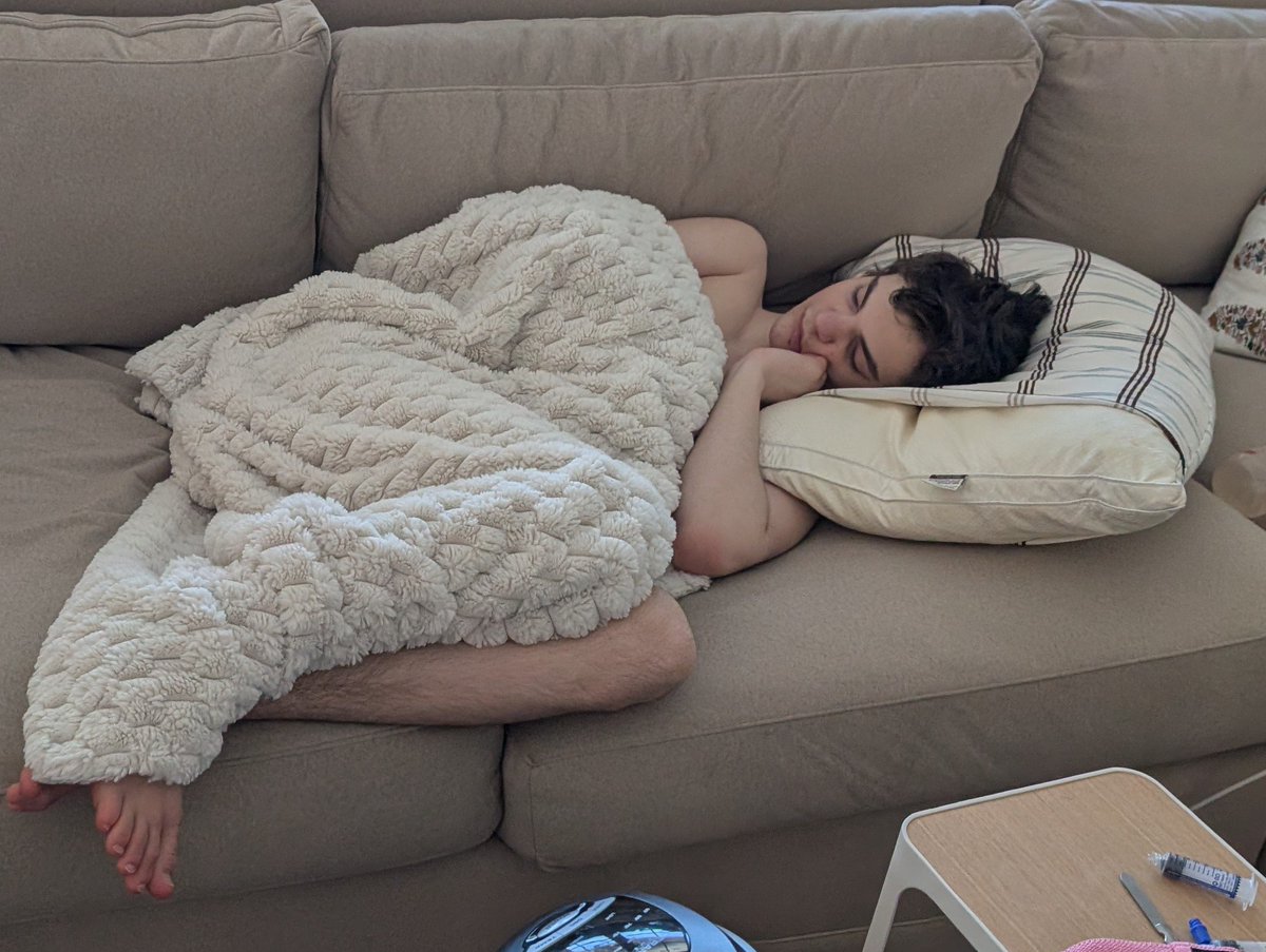 Royal Hansen tweet media