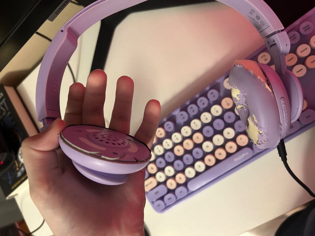 KIWI🚦☁️🦇 | BLOODLOATHING CEO tweet media