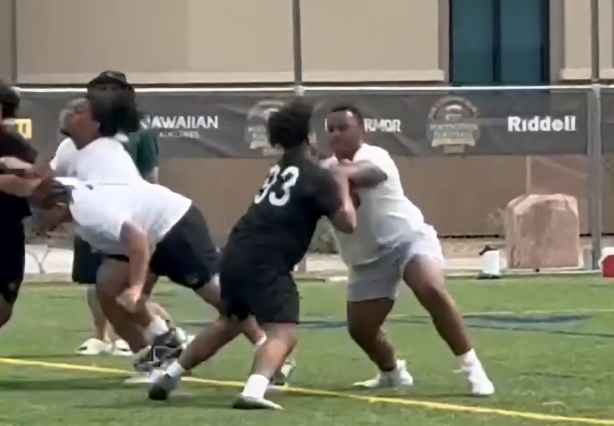 Kanoa_Gillespie's tweet image. Been locked in. Excited for the journey💪🏾. Grateful for the people in my corner at the @polynesiabowl 🤙🏾#ClassOf2028 #OL #addidaspolybowl   

 @BrandonHuffman @MattT8Scouting @CoachKue @TomLoy247 @On3 @Rivals @coachwes_23 @ABJenkinsElite @Coachjoeherrera  @coachjajczyk