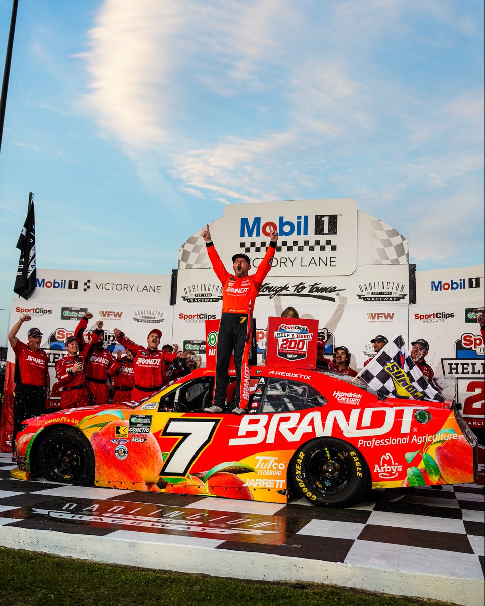 NASCAR O’Reilly Auto Parts tweet media