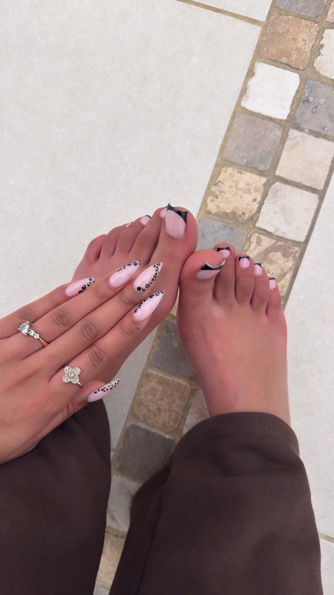 MS.VIRGOAT tweet media