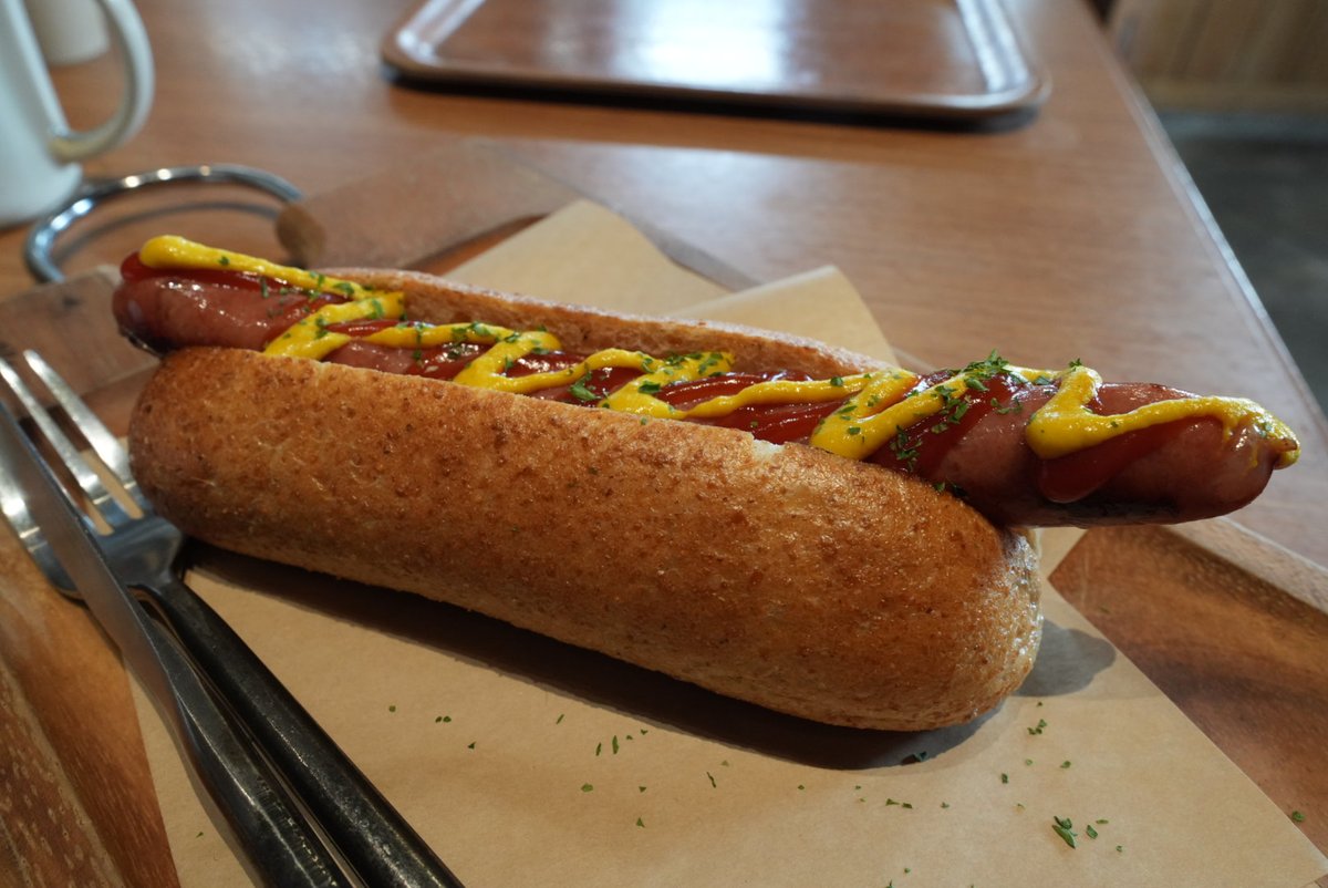 ナホン tweet media