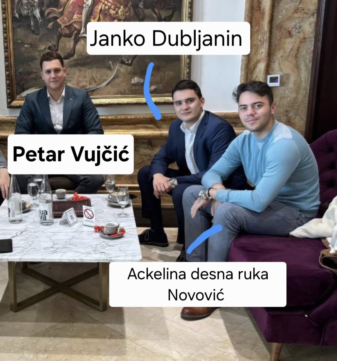 Nepobediva_77's tweet image. Otkriven je i glavni nalogodavac SNS-a na Pravnom fakultetu UBG - student prodekan Petar Vujčić. 

Studenti na Pravnom pričaju da su u studentskim grupama objavljena njegova dopisivanja sa sinom DJV-a kao i njegovi planovi kako će da napreduje preko SNS-a u BEKOP-u, tako što će