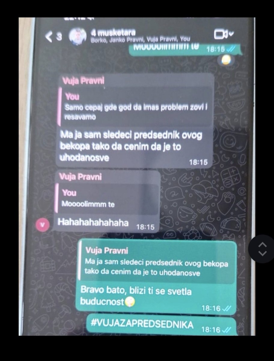 Nepobediva_77's tweet image. Otkriven je i glavni nalogodavac SNS-a na Pravnom fakultetu UBG - student prodekan Petar Vujčić. 

Studenti na Pravnom pričaju da su u studentskim grupama objavljena njegova dopisivanja sa sinom DJV-a kao i njegovi planovi kako će da napreduje preko SNS-a u BEKOP-u, tako što će