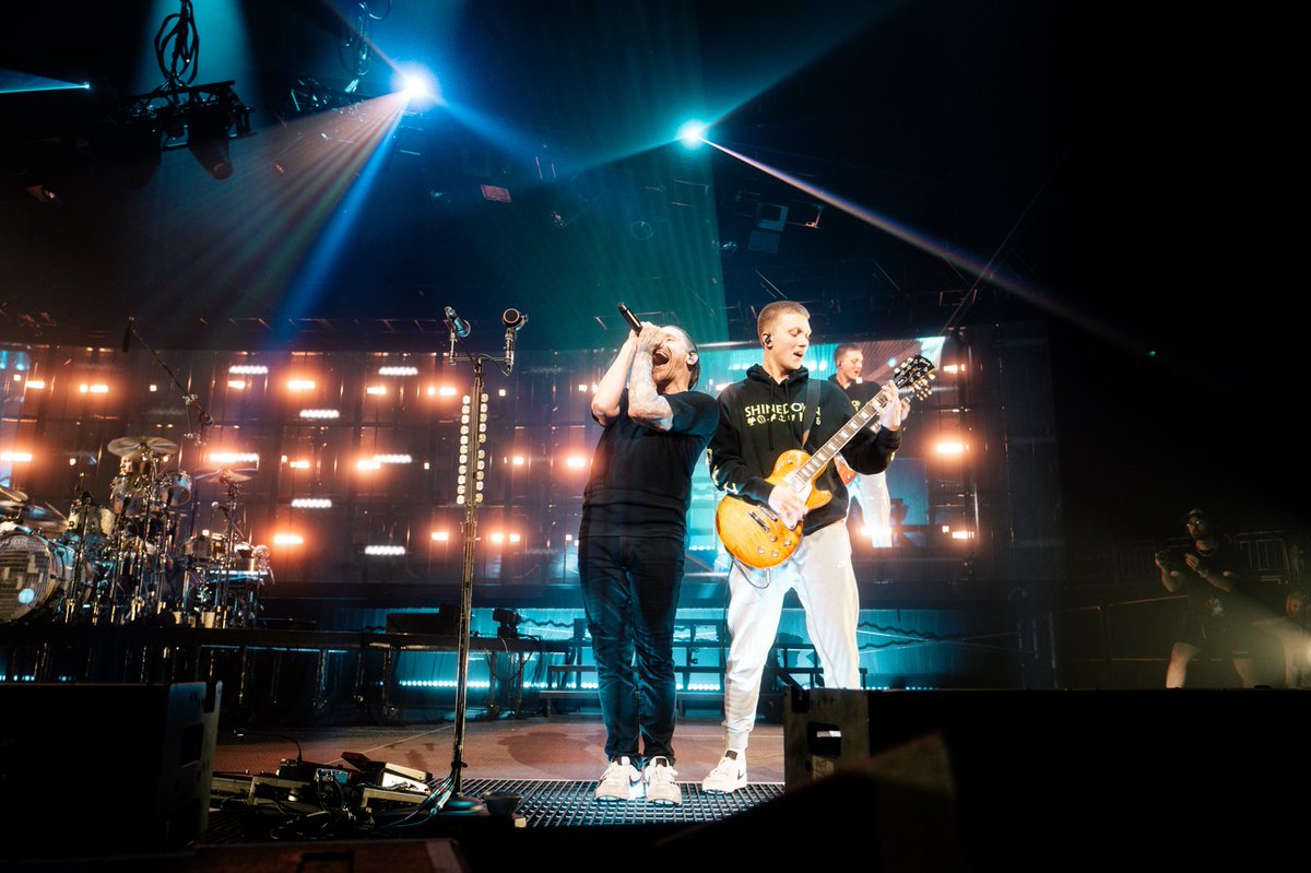 SHINEDOWN tweet media