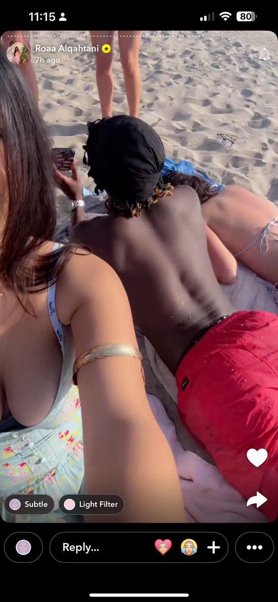 مشاهير و خرابيط tweet media