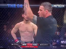 ByrneNL's tweet image. Did the judges think Mosvar was getting awarded an extra point for kicking Murphy in the balls? #ufclondon 10+1 = 11/9 round?