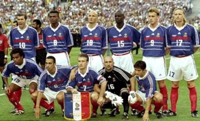 Toniel83's tweet photo. @ojogodireto Maior seleção francesa https://t.co/yevK4MrcHO