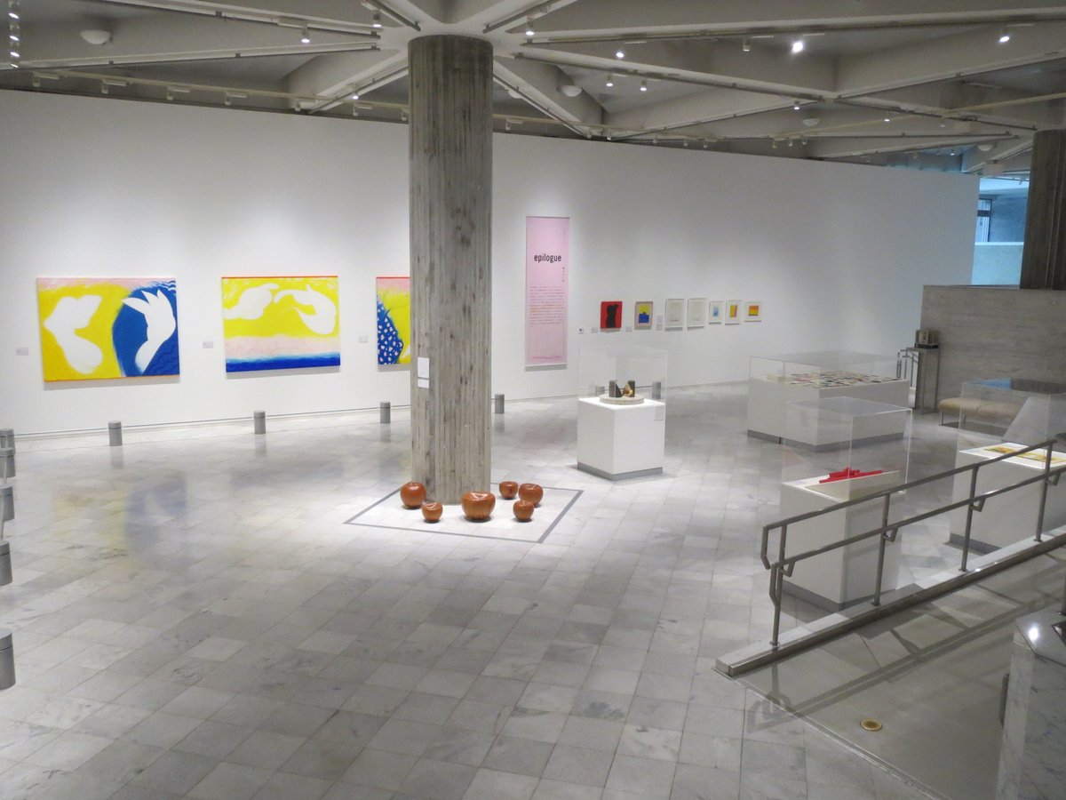 【最終日、開場しました】
「僕はなに色　渡辺豊重展―いろ、かたち、ひかりの冒険」最終日の朝です。さまざまないろ、かたち、ひかりにあふれた作品が皆さんをお待ちしています。14時からのイベント「たちあがれ！《モクモク》」、そして閉館17時までたっぷりお楽しみください！（大）