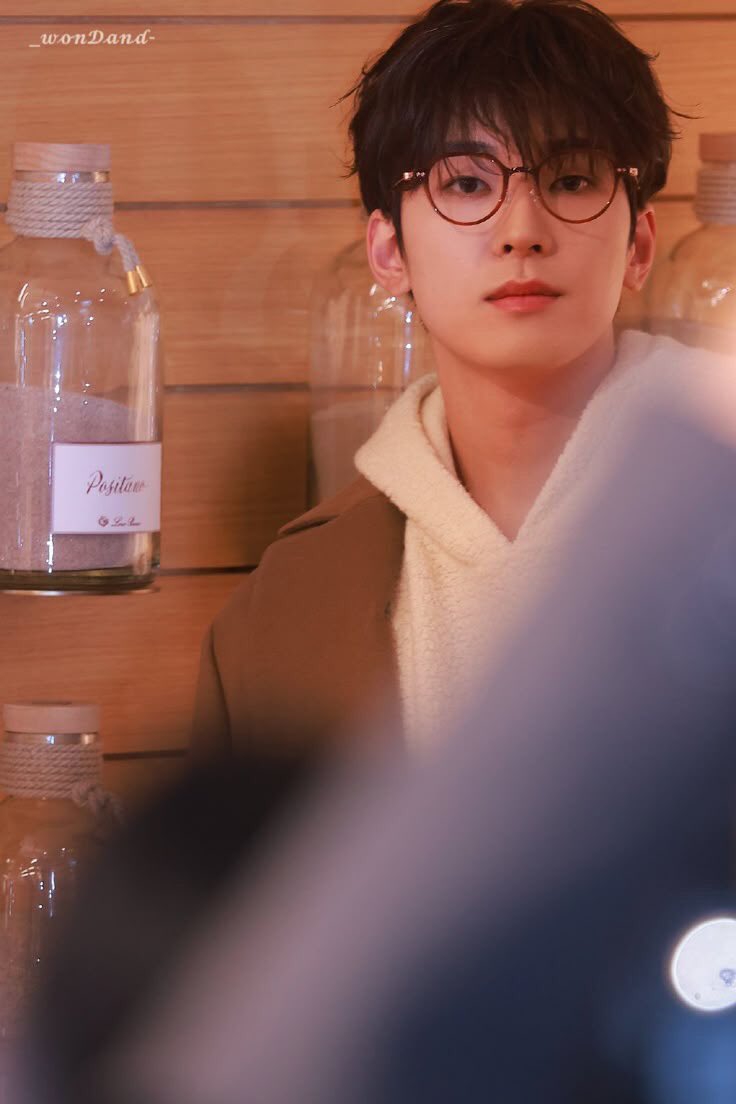 𝒎𝒐𝒐𝒏 | 99.9% 🐈‍⬛ tweet media