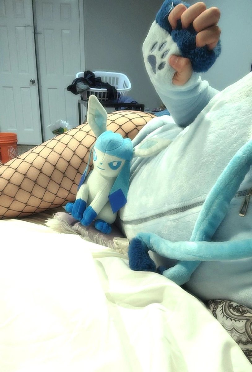 AquasubxSpicy's tweet photo. Ignore the messy room.

#nsfwtwtًً 
#femboy 
#pokemon https://t.co/NgoTpn1IJw