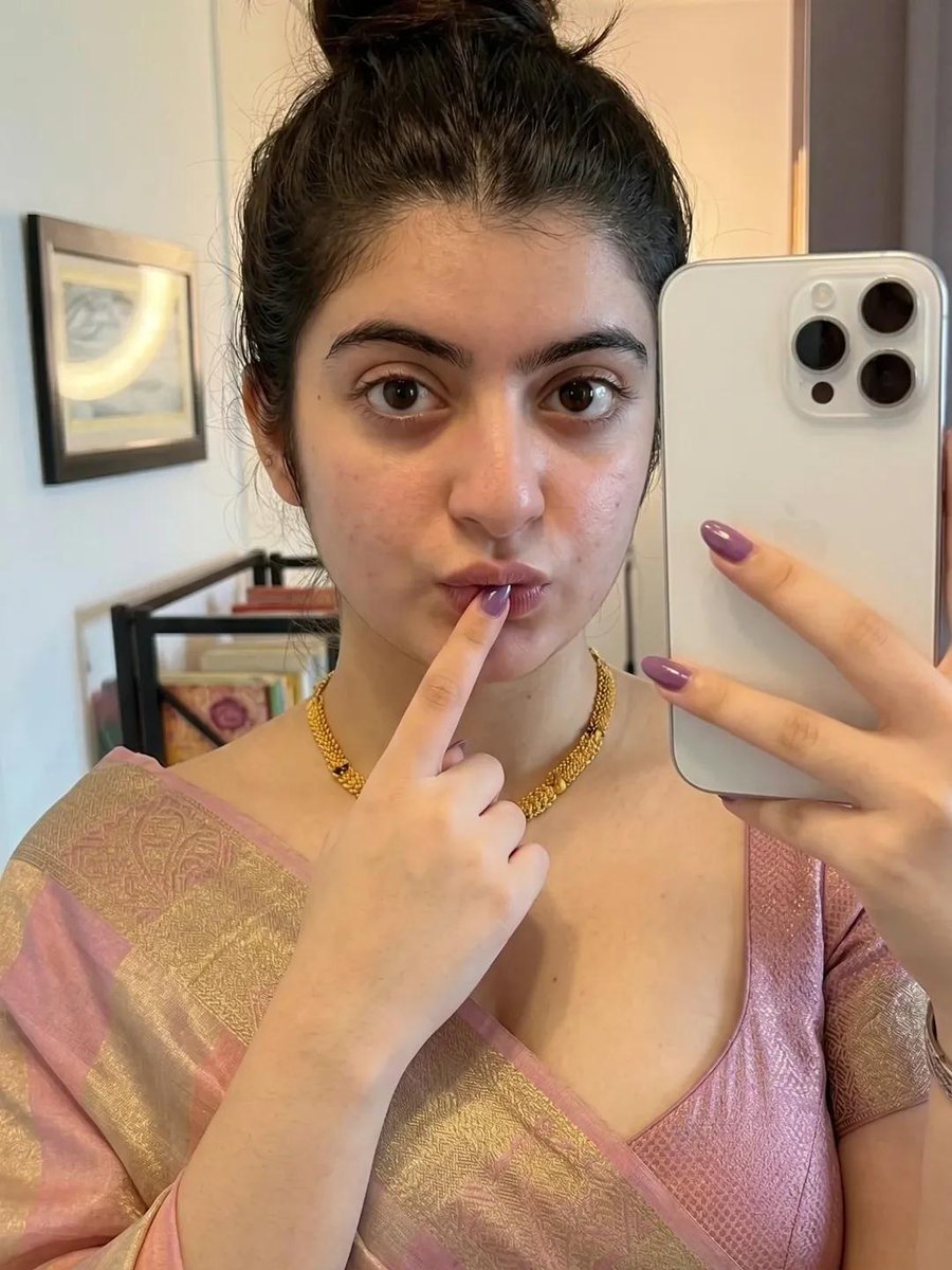 Priya_232_'s tweet photo. Good morning everyone.. 
Give a like to Vihana or have terrible Sunday... https://t.co/7SlHhmsuvm