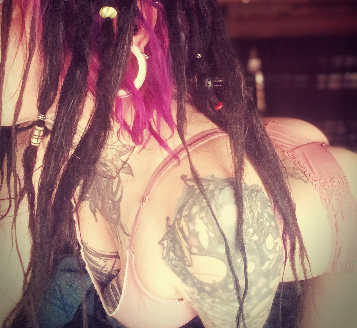 to̷y gɨrl tweet media