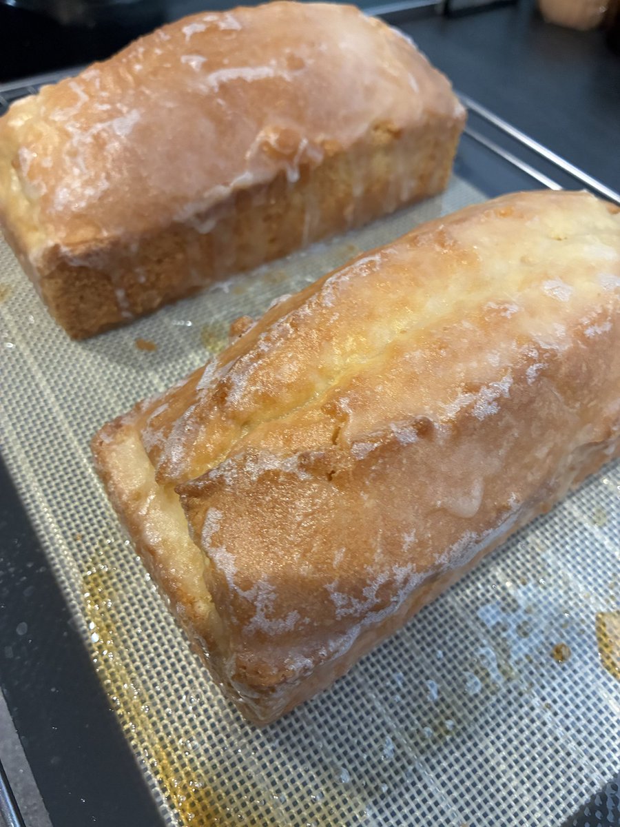 1cn_op's tweet photo. 嫁ちゃんが1番大好きな
米粉レモンパウンドケーキ🍋
しっとりもっちりに爽やかなレモンがたまらん🤤
#米粉
#ケーキ https://t.co/Ybjdp5ELjp