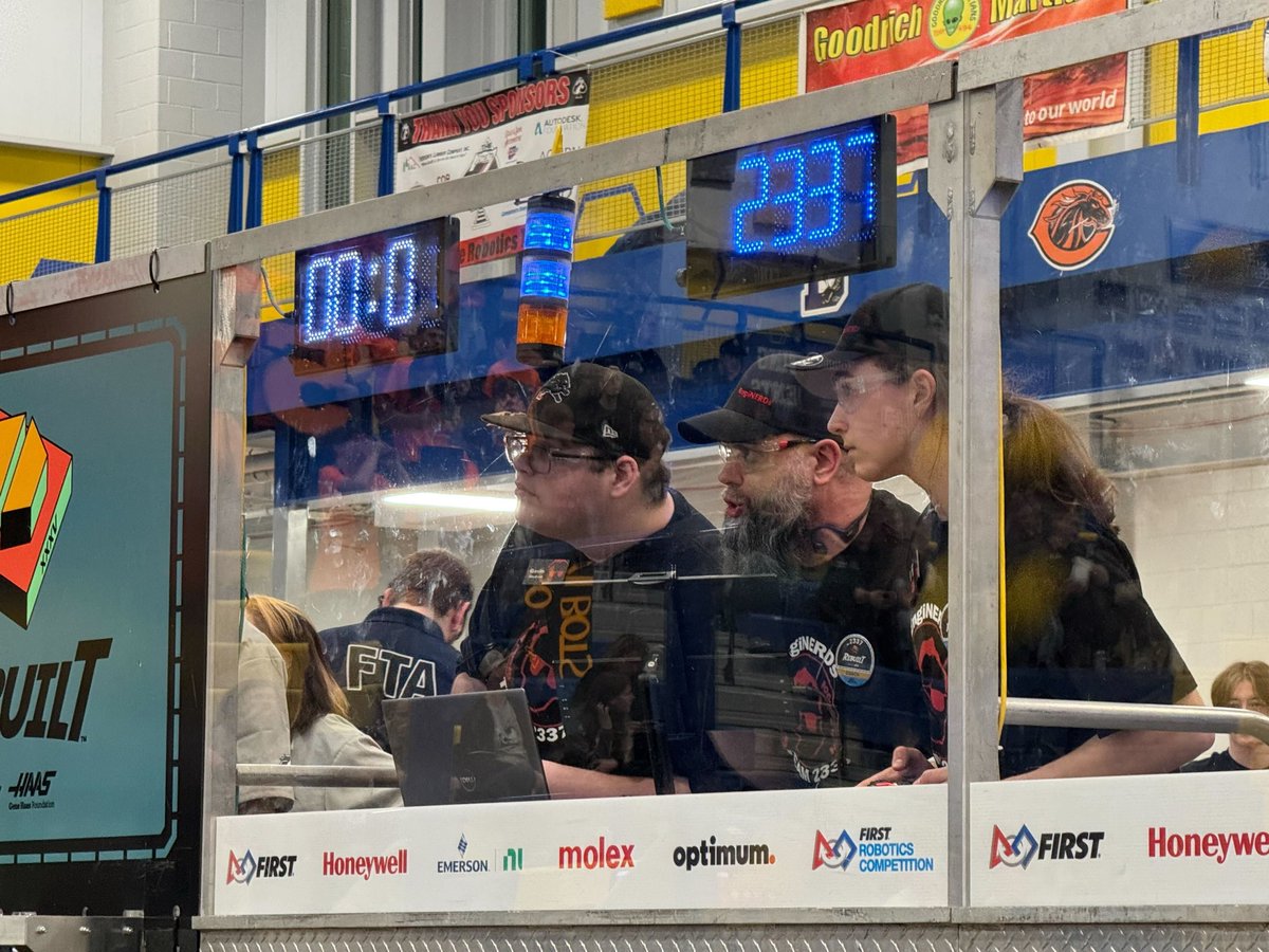 EngiNERDs tweet media