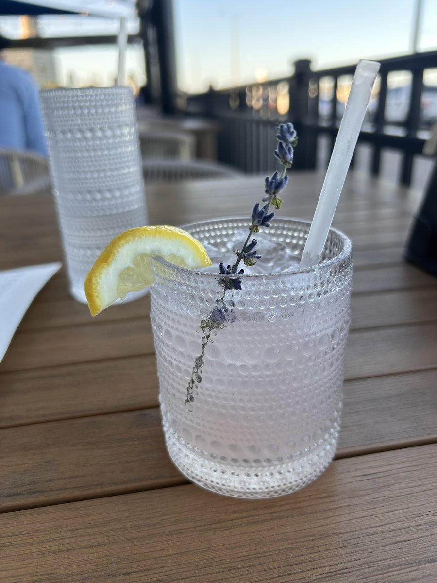 ★ star ☆ tweet media