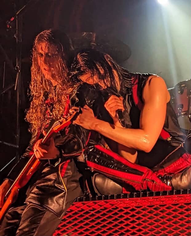 alonestarqueen's tweet image. she so arm   gonna bite her #divalicious