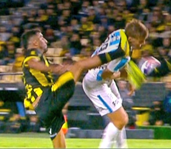 Arbitraje Uruguayo tweet media