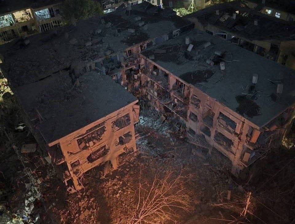 Ostrov_A's tweet image. ⚠️ Tonight, the Iranian regime unleashed a devastating hail of missiles on southern Israel, purposefully striking civilians in Arad and Dimona.

Over 100 people, including many children and elderly, inured.

This is a blatant war crime. Pure terrorism. Yet, world is silent!