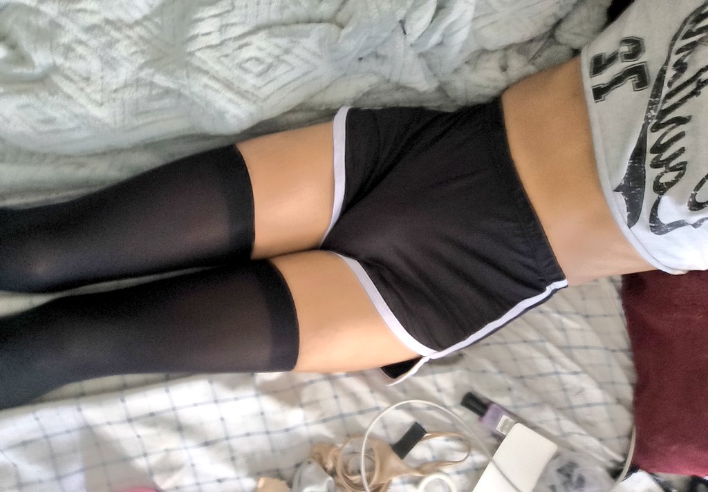 sluttiefemboy's tweet photo. Amo las medias al muslo 🍗 

#transgirl #chicatrans #femboy #trans #sexy #transgender #sissy https://t.co/dcjtdqex6v