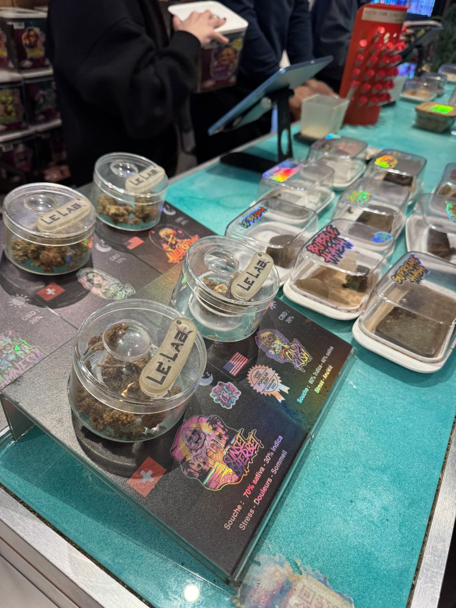 ガキアカメ tweet media