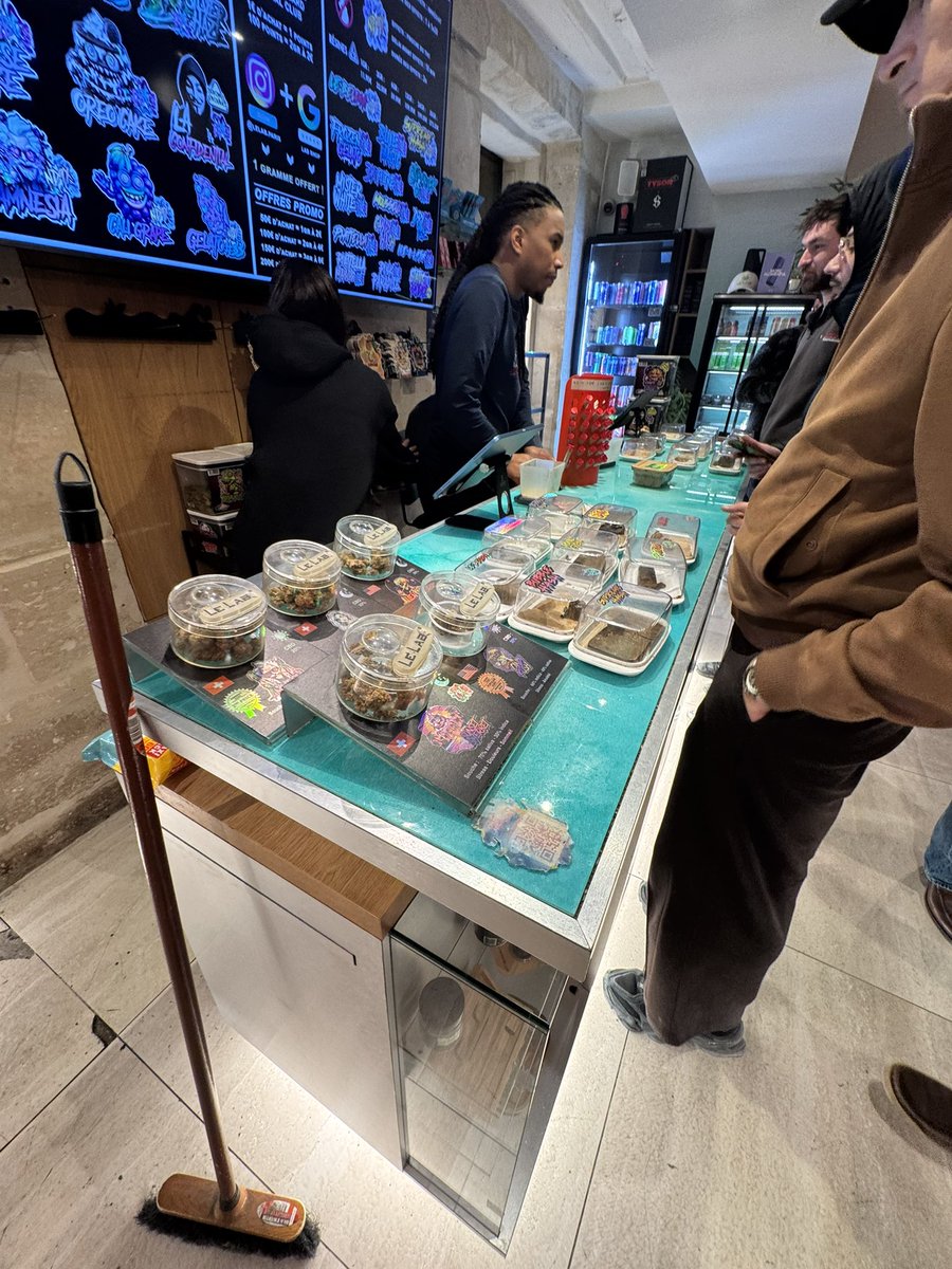 ガキアカメ tweet media