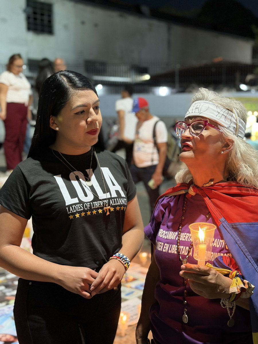 María Oropeza tweet media