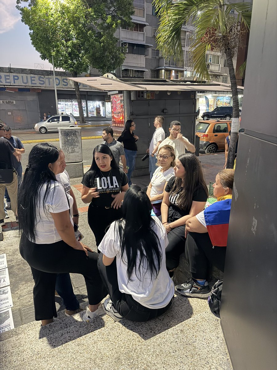 María Oropeza tweet media