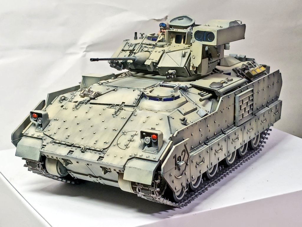 #タミヤ
M2A2デザートブラッドレー。
アメパラで一目惚れして３ヶ月
やっと完成させる事が出来ました。