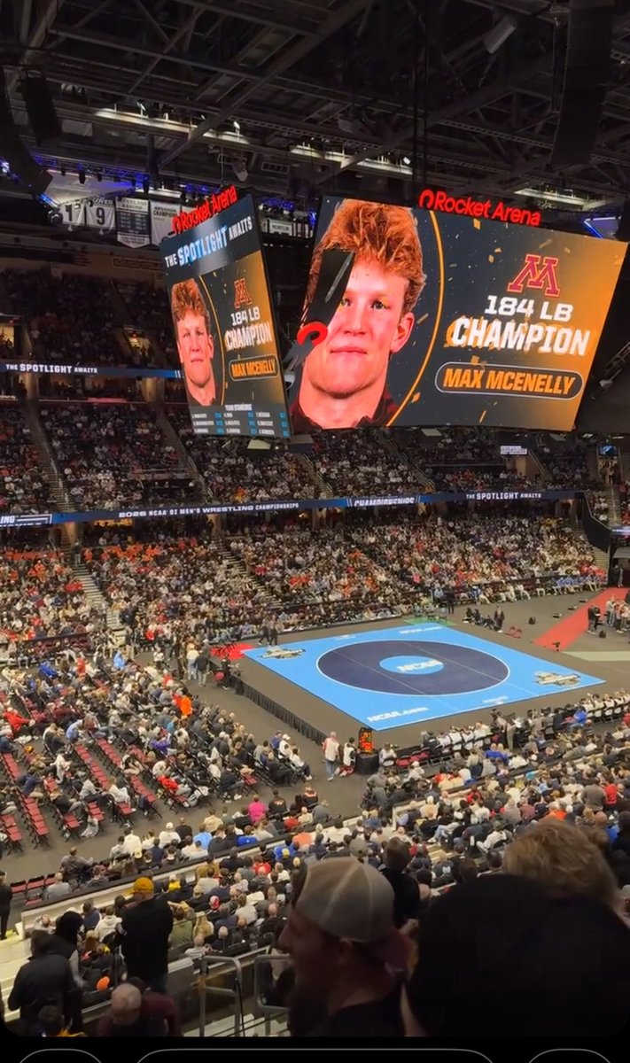 Chumlys Bar tweet media