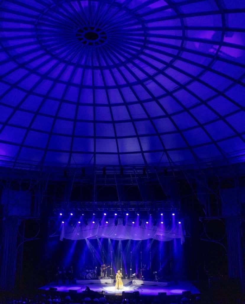 A turnê intemporal aconteceu, Claudia Leitte entregou um espetáculo intimista mas extremamente grandioso. Grande na qualidade, grande no repertório diverso e grande no coração dos bolhas. Quem esteve nos shows, descreve a experiência como algo surpreendente, uma forma de se