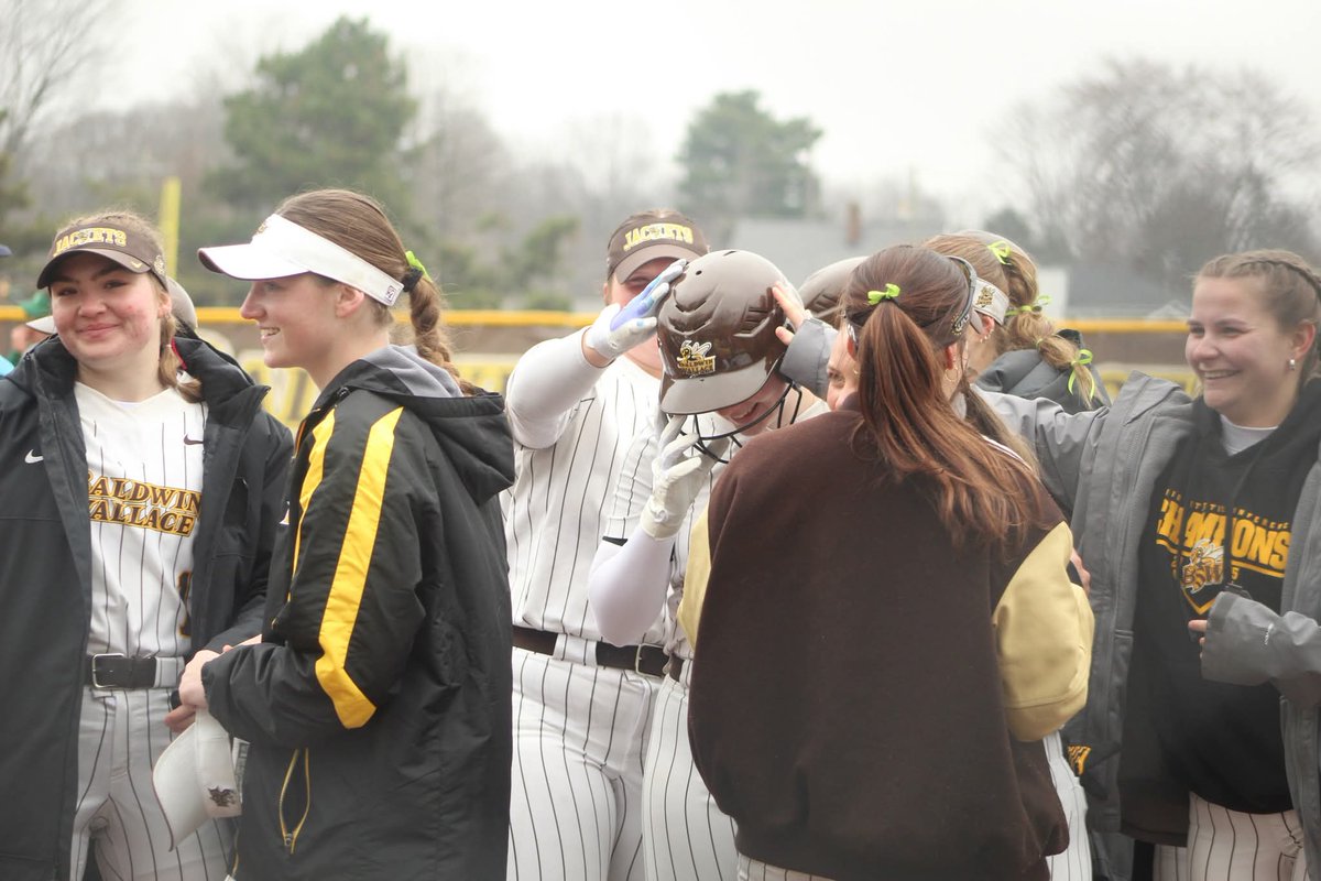 BW Softball tweet media