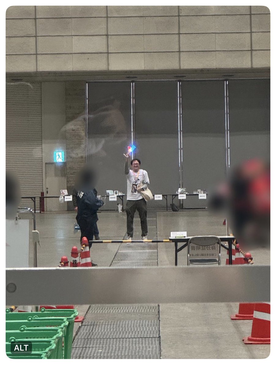 しんや tweet media