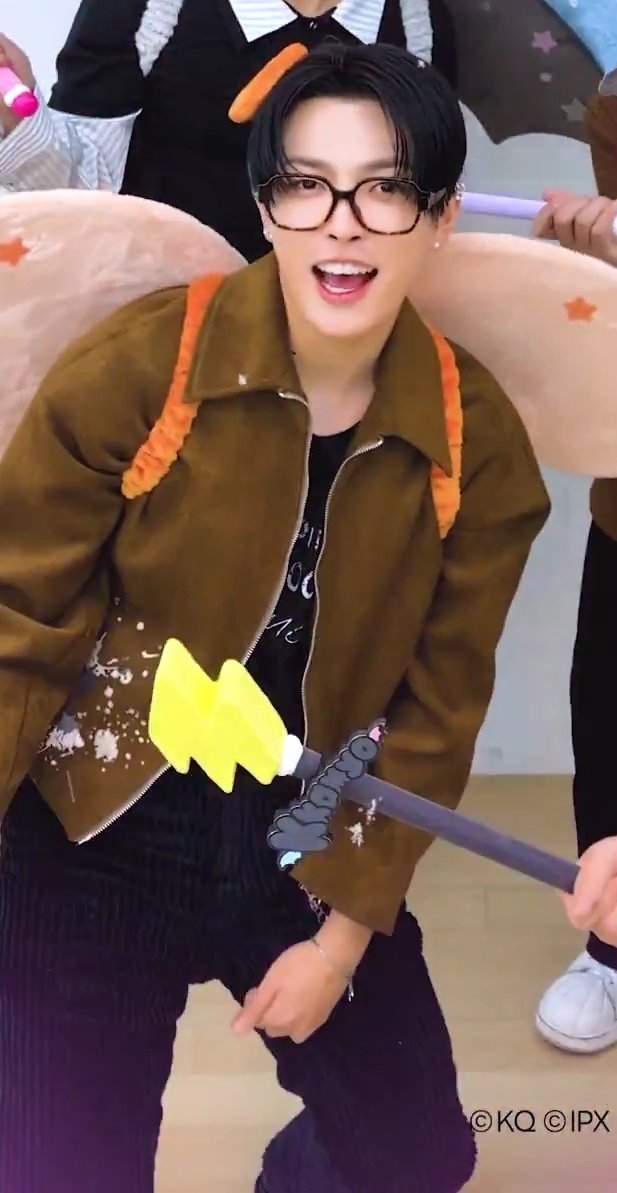 ( ͒ •·̫• ͒) (⸝⸝◝ ·̫ ◜⸝⸝)²⁹⁰⁰🌌☽¹²⁷ 8⁰ tweet media