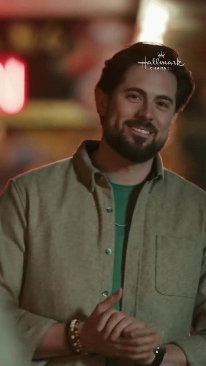 PamelaS02958729's tweet photo. Wow those dimples! 😍
#TwoForTee 
#ChrisMcNally 
@ChrisMcNally_ @JanelParrish @hallmarkchannel @MichelleVicary https://t.co/sq1dHzJnDb