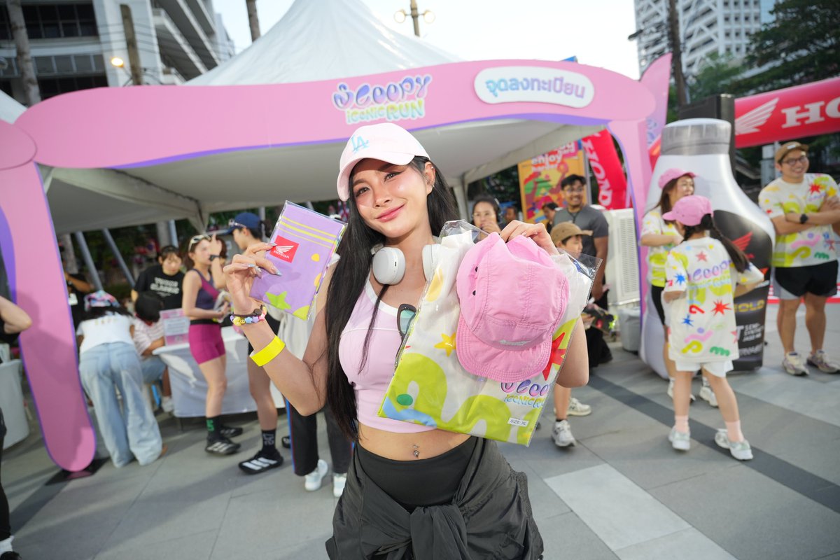 Hello Asian tweet media