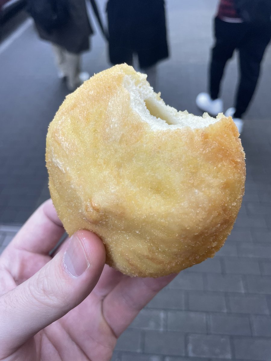 先輩方と急な階段
