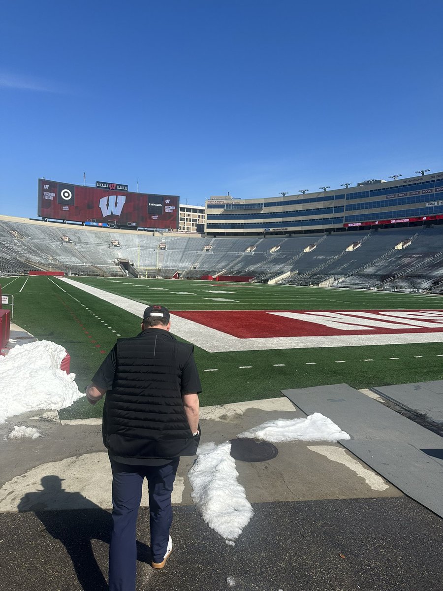 Evan Via tweet media