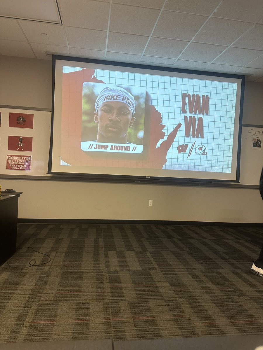 Evan Via tweet media