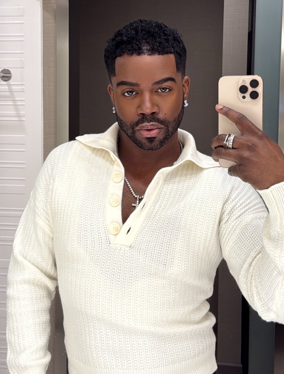 Frankie جاي Bleau tweet media