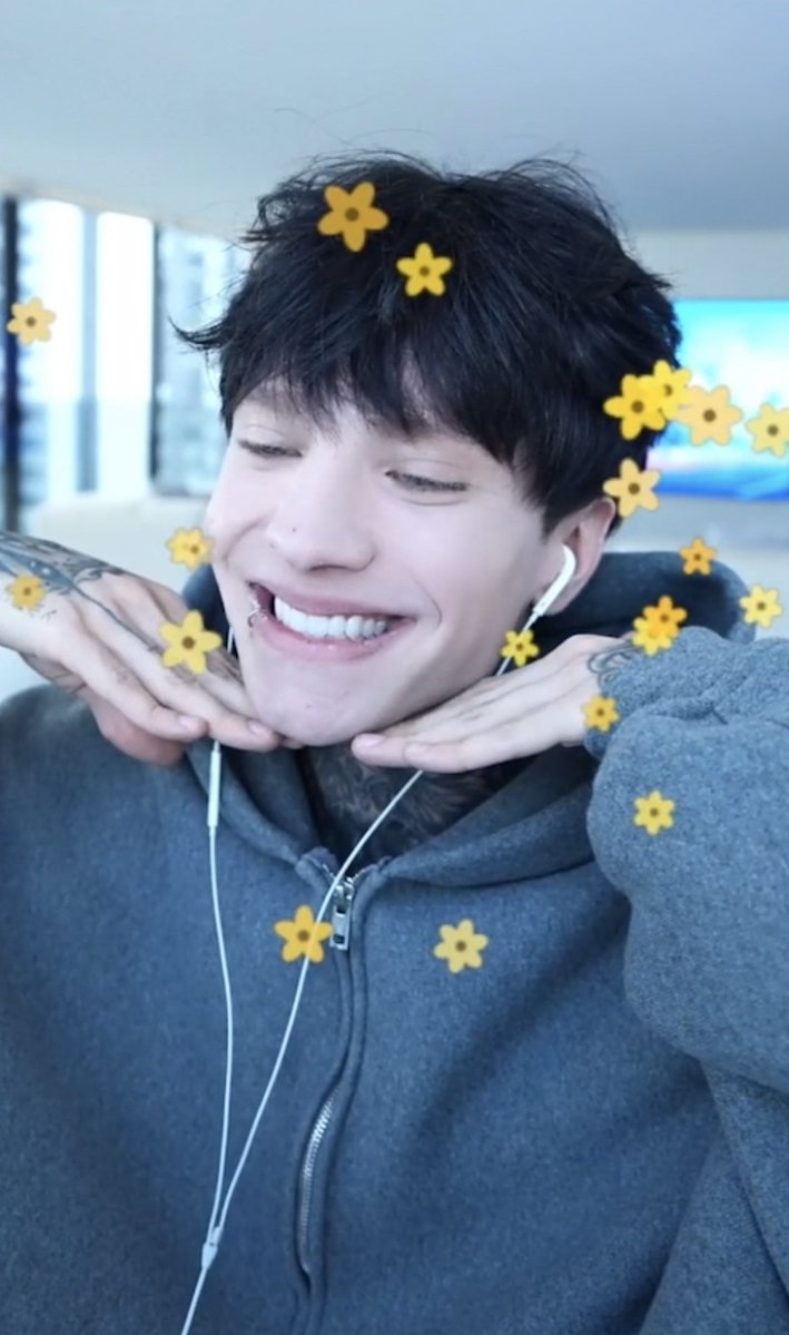 Crylien Club 👽 tweet media